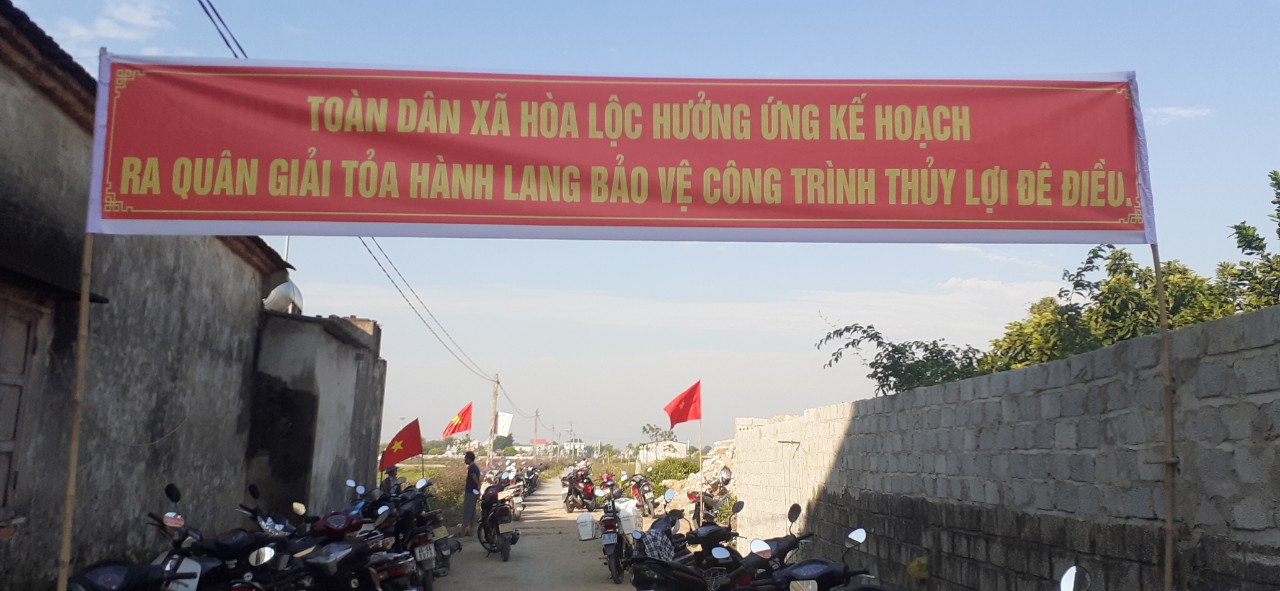 Xã Hòa lộc tổ chức ra quân giải tỏa vi phạm hành lang đê điều và các công trình thủy lợi theo kế hoạch số 206 ngày 11/10/2022 của UBND Huyện Hậu Lộc.